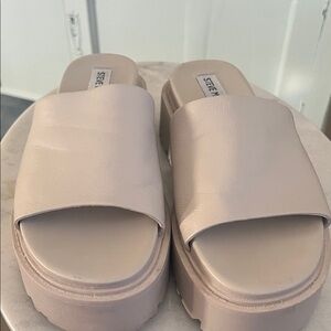 Steve Madden Women's cream/ nude Platform Mules